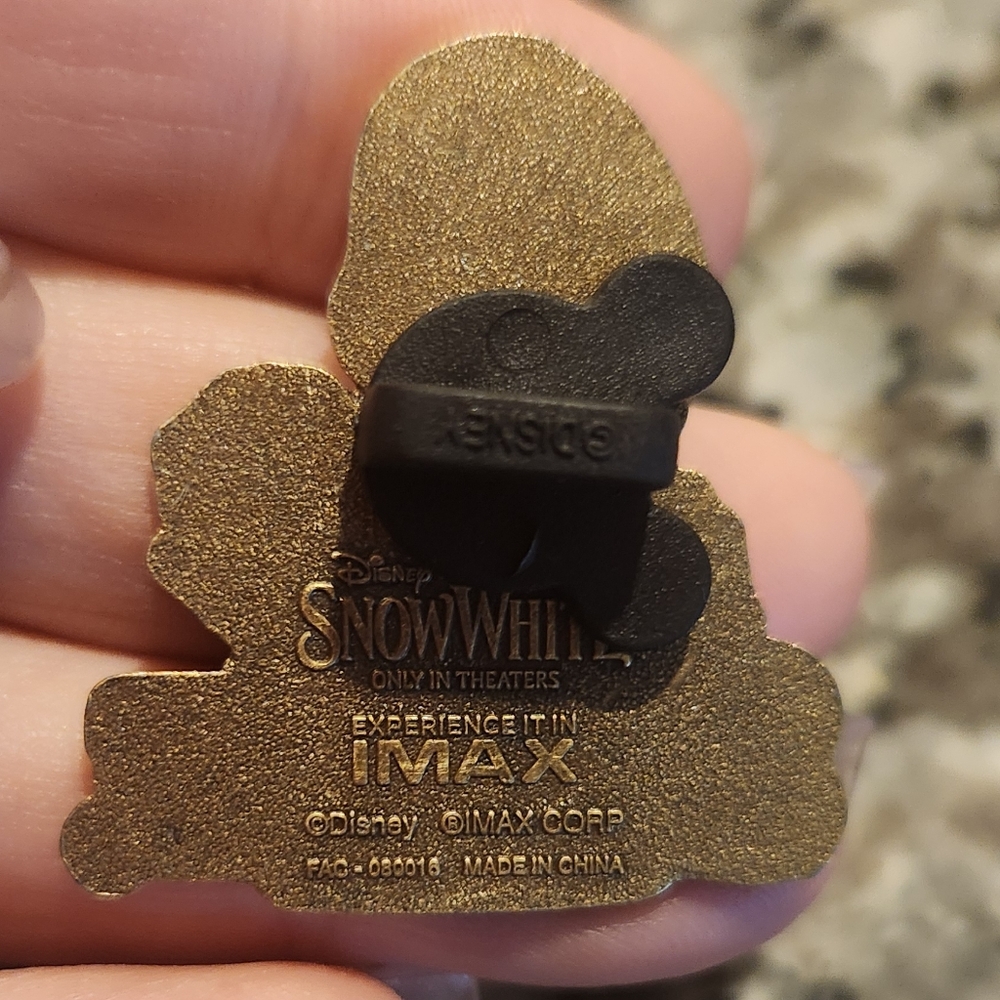 (5 For $30) Disney Pin Snow White Live Action Imax Debut Pin - Picture 3 of 4